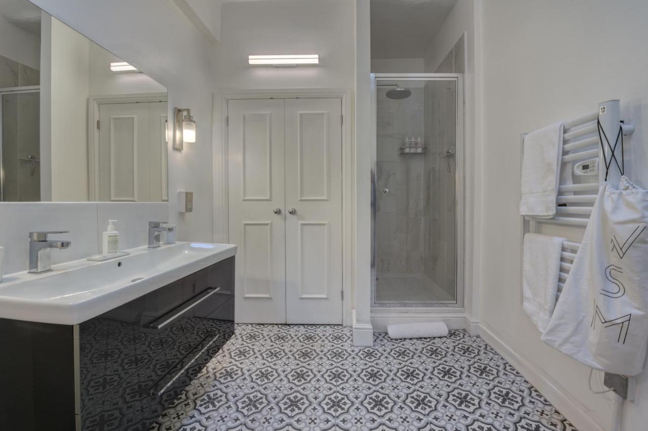 Beautiful Apartment On The Historic Rows 切斯特 外观 照片